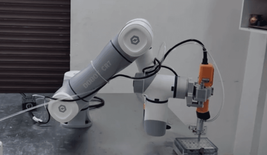 Automatic Screw Tightening with Dobot CR7